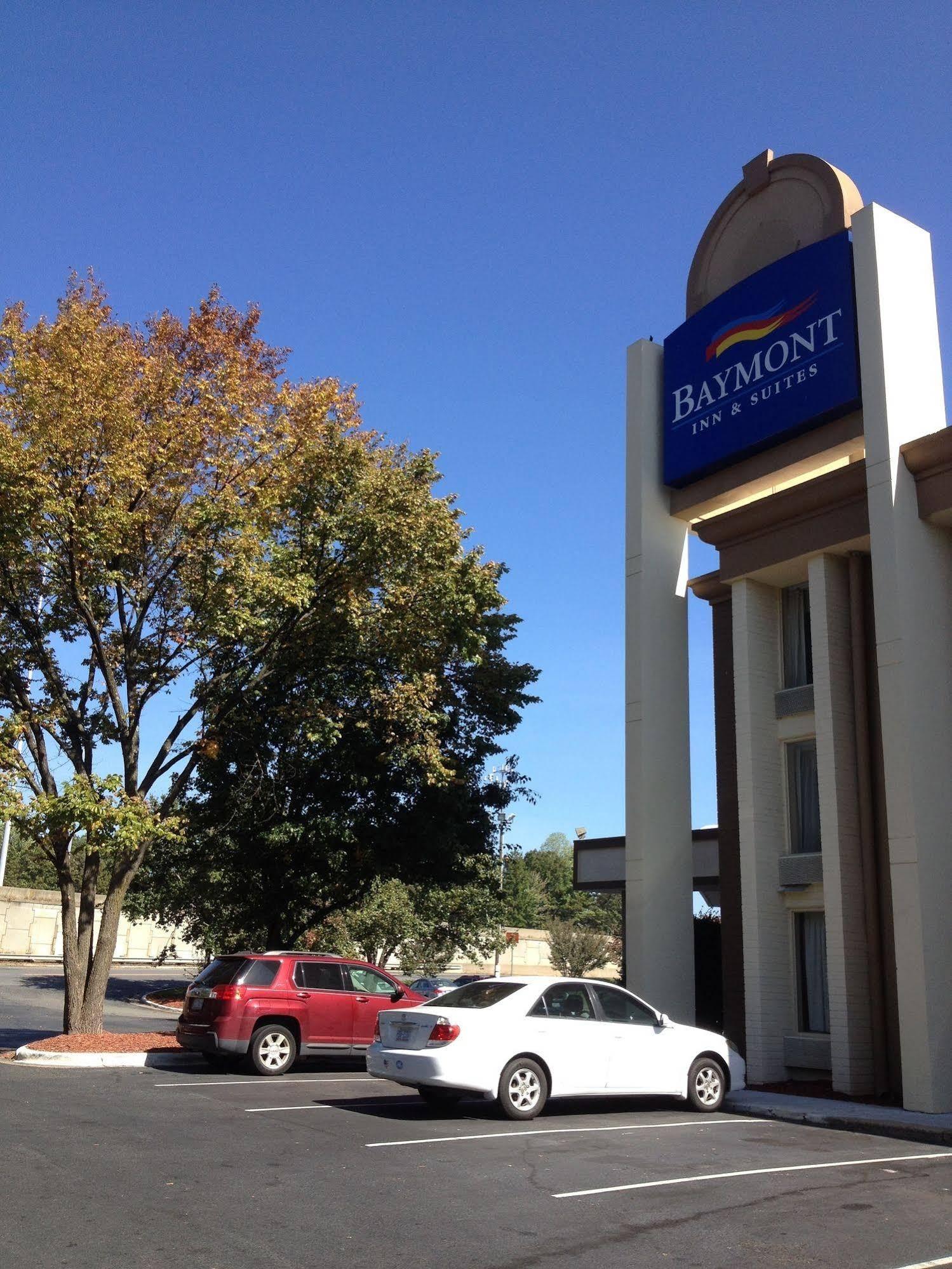 Baymont By Wyndham Charlotte-Airport Coliseum Hotel Exterior photo