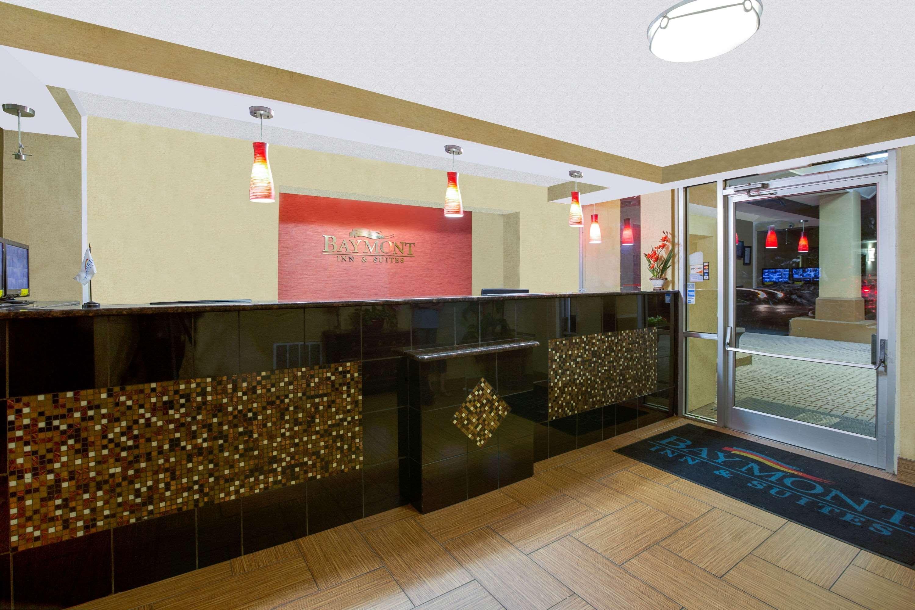 Baymont By Wyndham Charlotte-Airport Coliseum Hotel Exterior photo