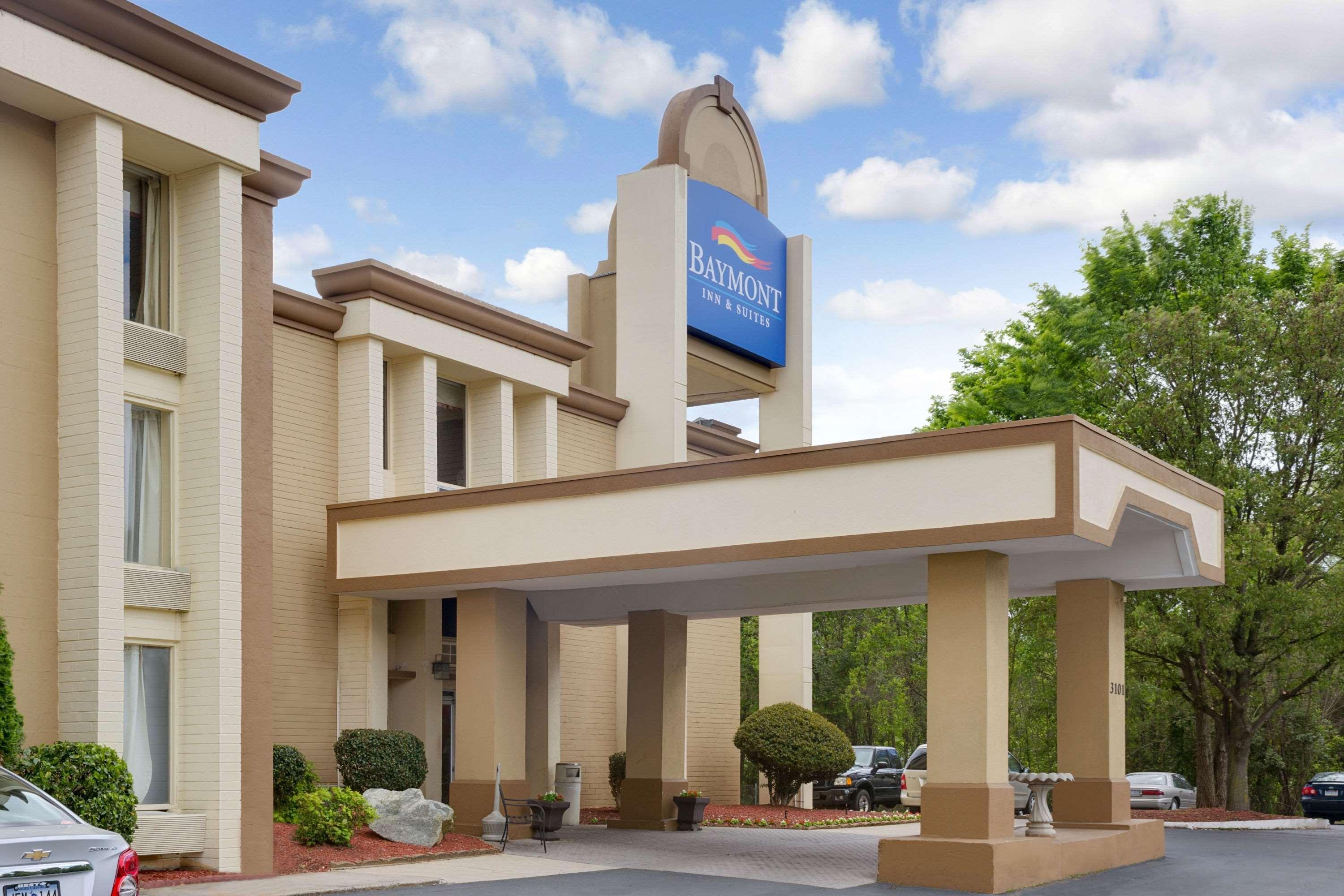 Baymont By Wyndham Charlotte-Airport Coliseum Hotel Exterior photo