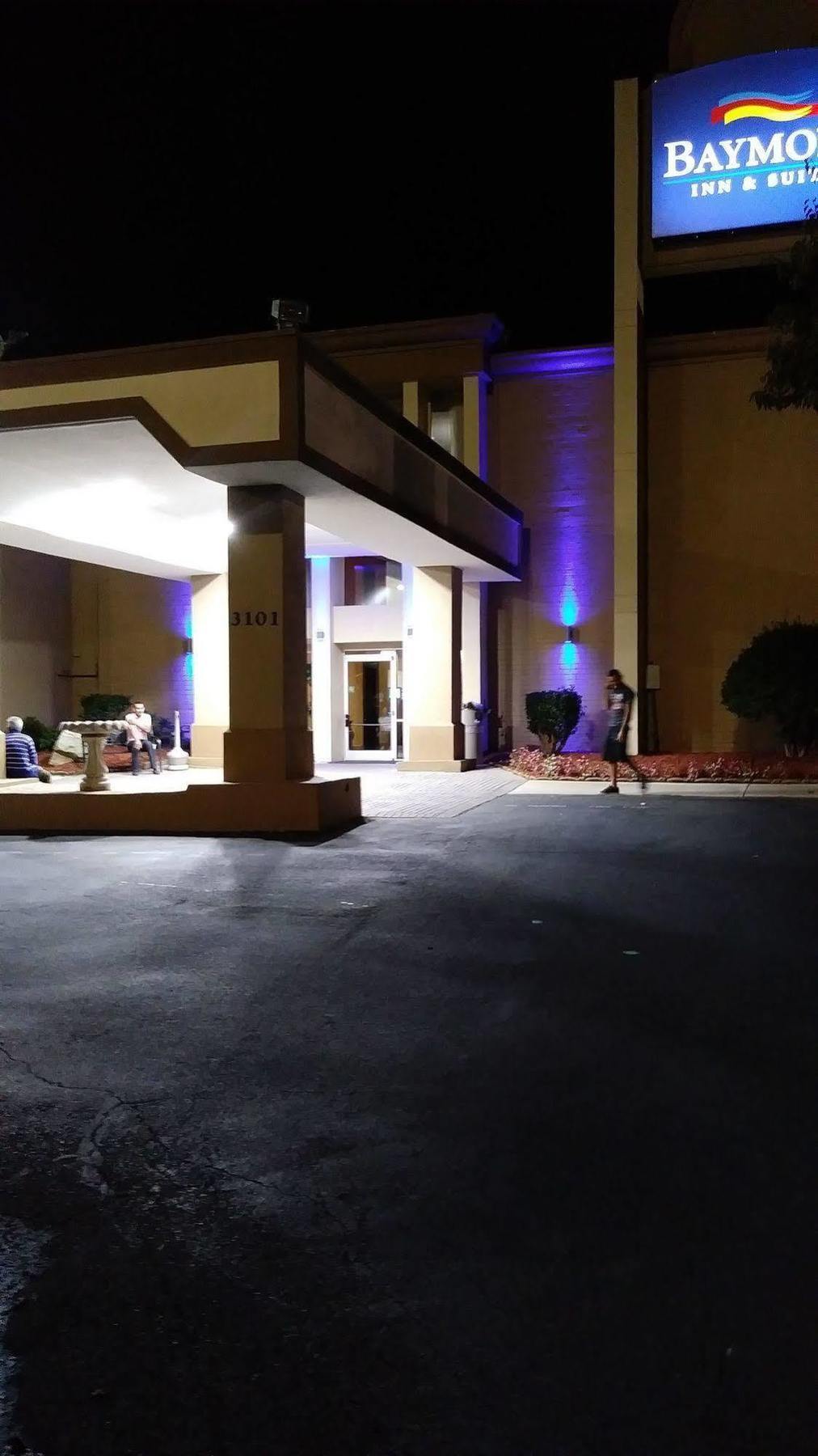 Baymont By Wyndham Charlotte-Airport Coliseum Hotel Exterior photo
