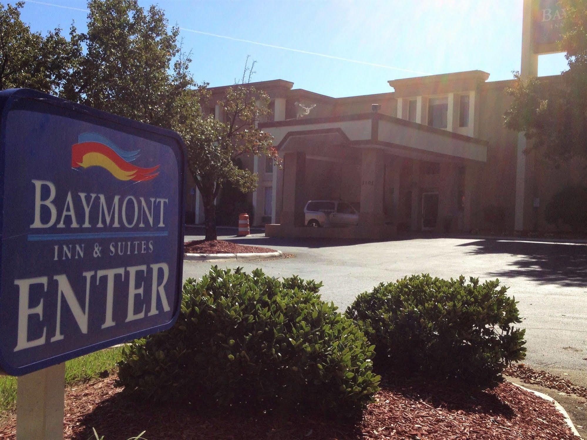 Baymont By Wyndham Charlotte-Airport Coliseum Hotel Exterior photo