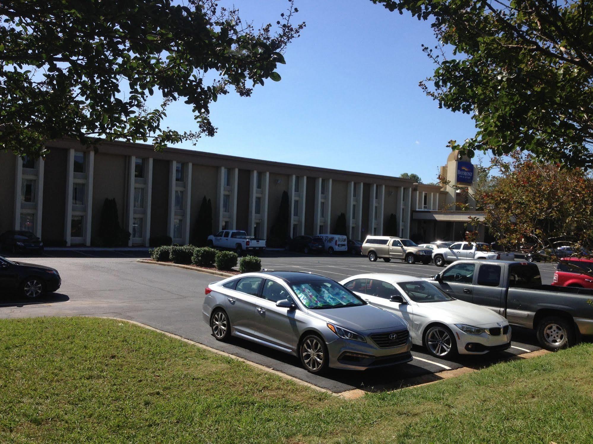 Baymont By Wyndham Charlotte-Airport Coliseum Hotel Exterior photo